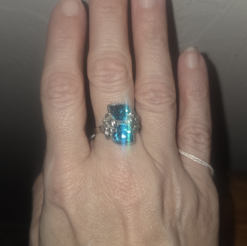 Vintage Sarah Coventry Love Story Teal Blue Cocktail Ring